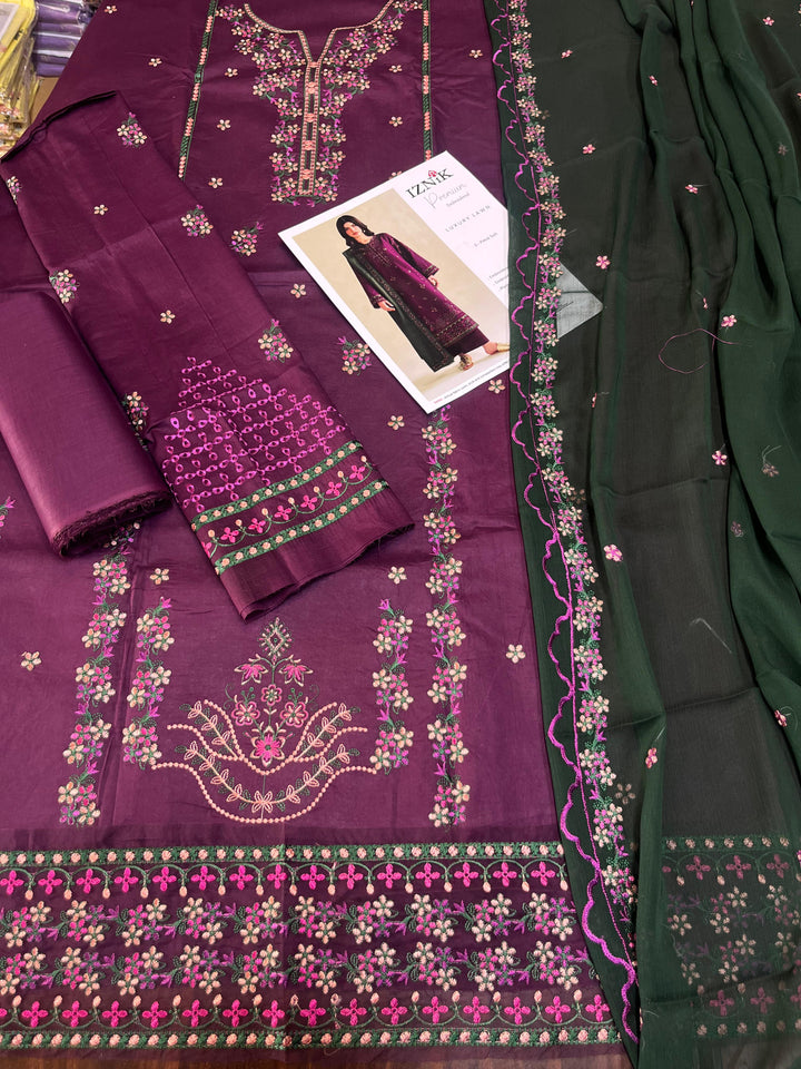 Iznik Luxury Collection 2026 – Embroidered Fine Lawn 3-Piece Suit